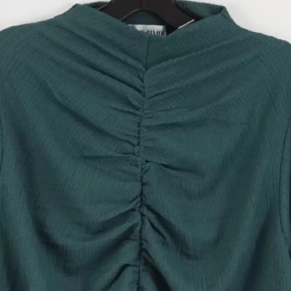 NWT [Almost Famous] Ruched Long-Sleeve Crewneck Blouse Top Women’s Plus 2X, 3X - Picture 4 of 9